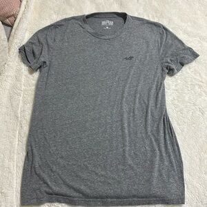 Hollister men’s size small gray T-shirt must have collection